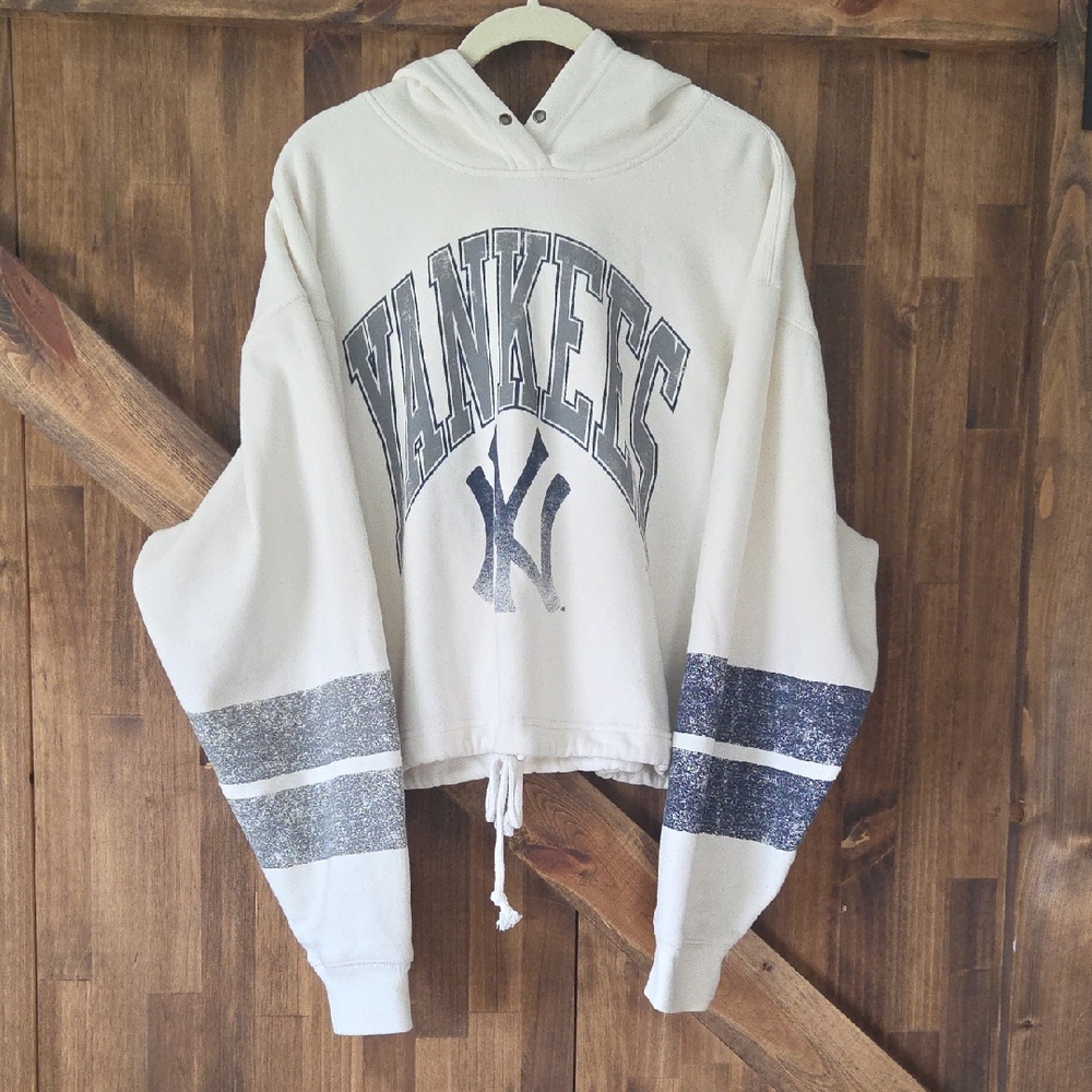 YANKEES '47 Off-White Hoodie. SIZE-LARGE